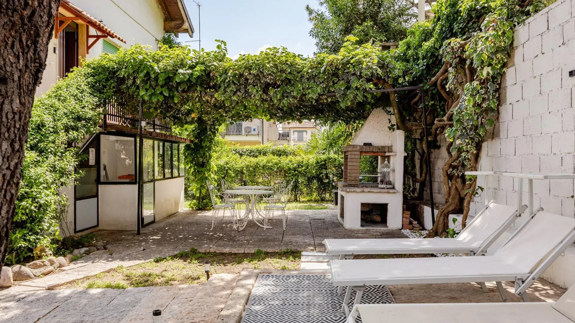 Villa Magnolia Apartments, Lago Di Garda 佩斯基耶拉德加达 0*,  意大利
